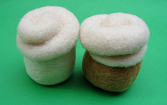 Airbrushing a Cupcake 2