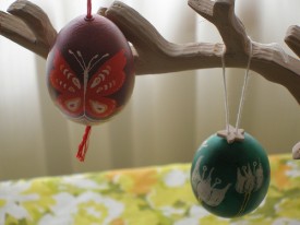 hanging blown easter eggs